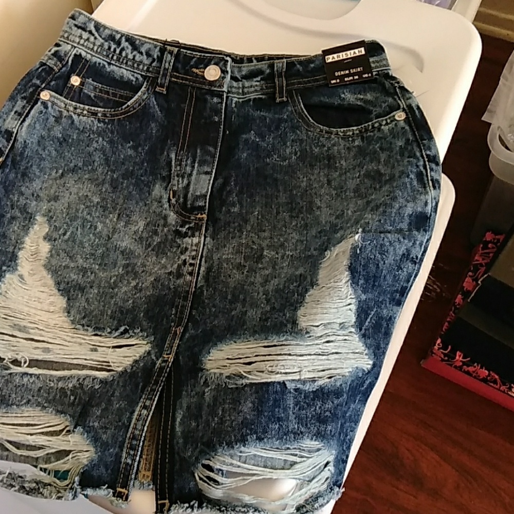 ☺ Distressed Frayed Hem Denim Mini Skirt - Picture 5 of 5